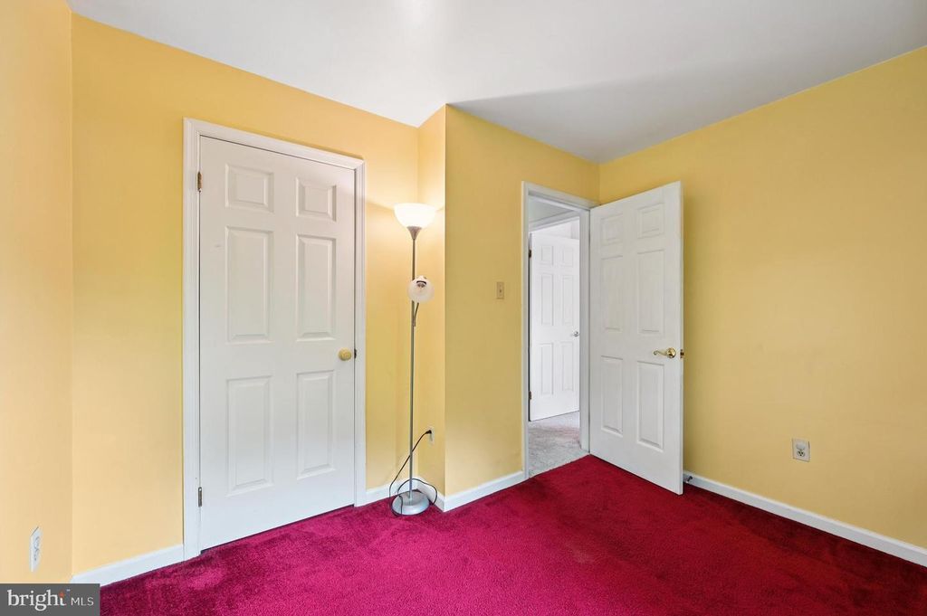 686 WINDSOR DR, Westminster, MD 21158