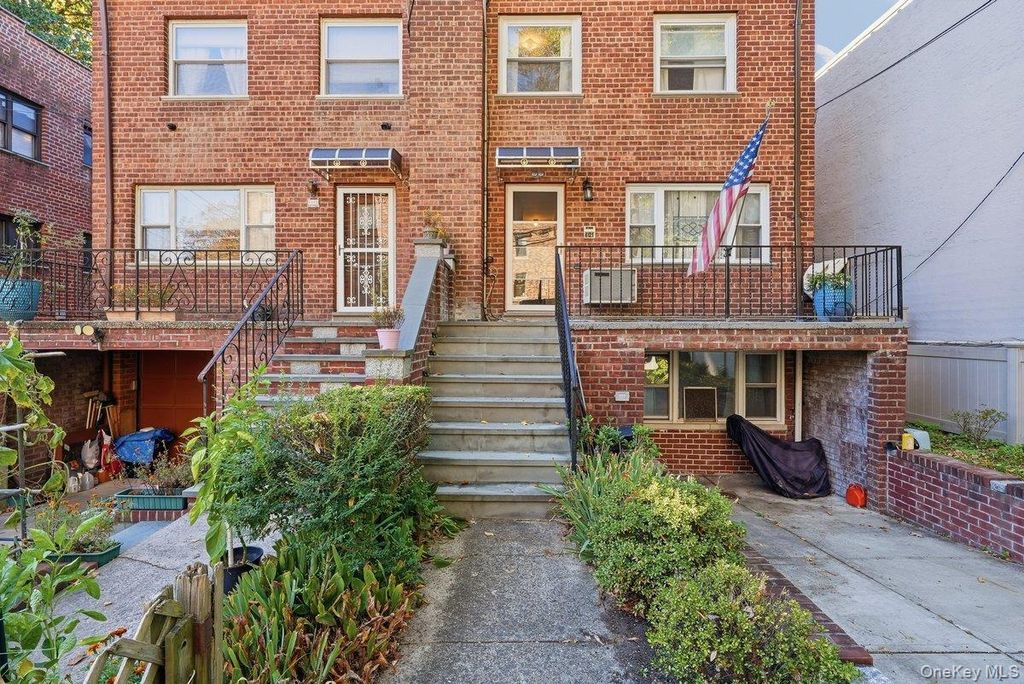 6121 Huxley Avenue, Bronx, NY 10471 — photo 3