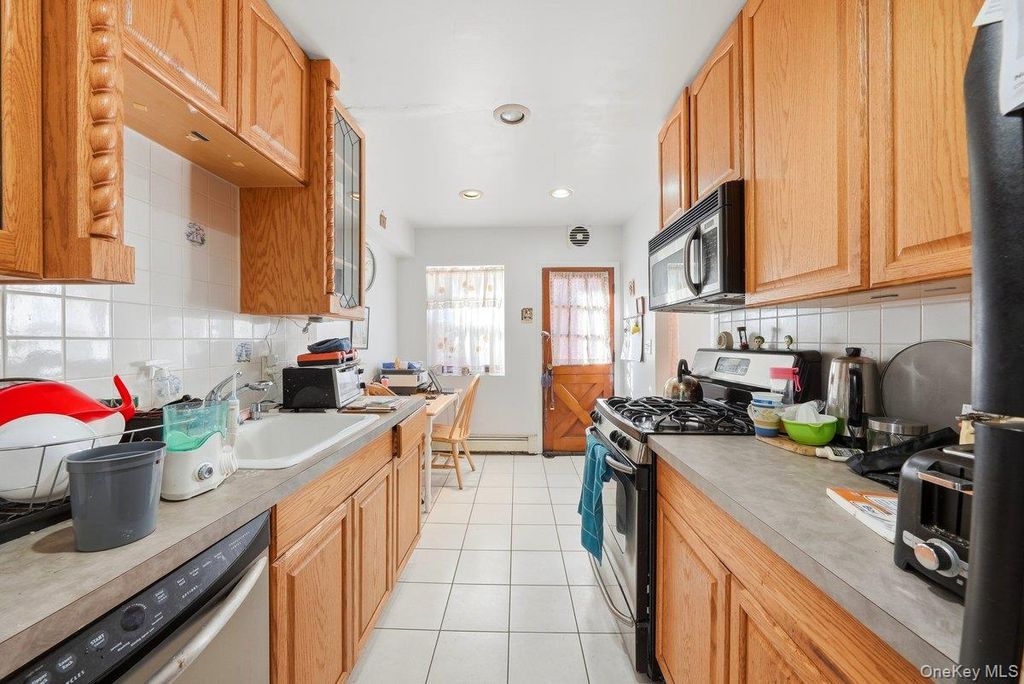 6121 Huxley Avenue, Bronx, NY 10471 — photo 5