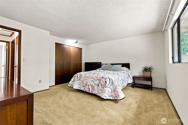 26340 SE 158 Street, Issaquah, WA 98027