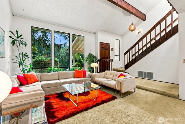 26340 SE 158 Street, Issaquah, WA 98027