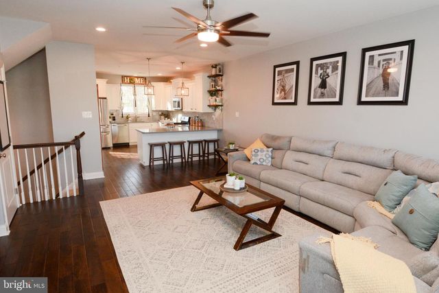 326 W HAMLIN AVE, Telford, PA 18969