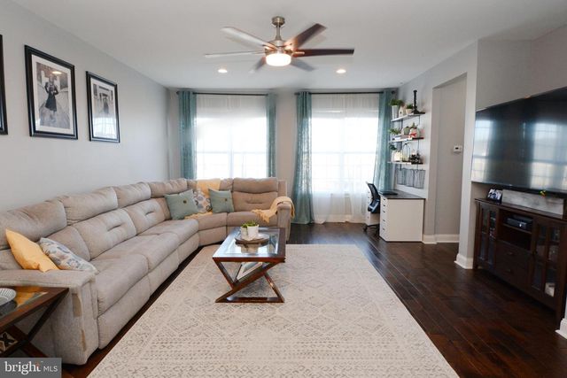 326 W HAMLIN AVE, Telford, PA 18969