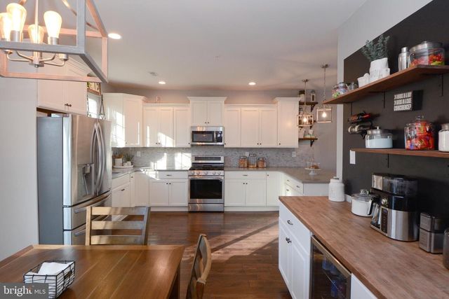 326 W HAMLIN AVE, Telford, PA 18969