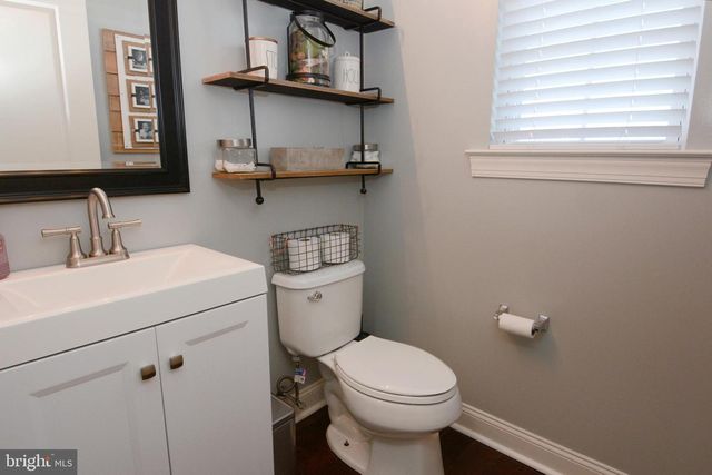 326 W HAMLIN AVE, Telford, PA 18969