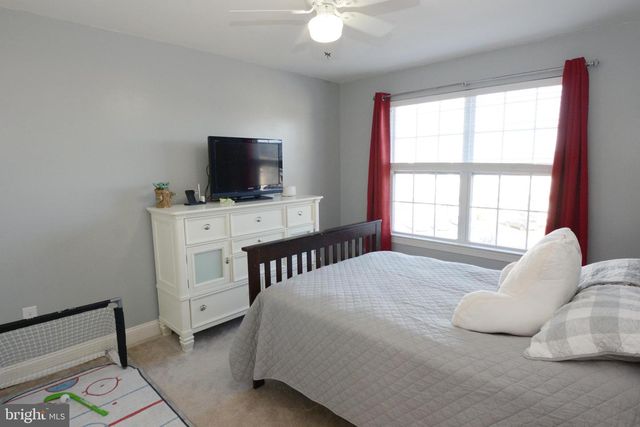 326 W HAMLIN AVE, Telford, PA 18969