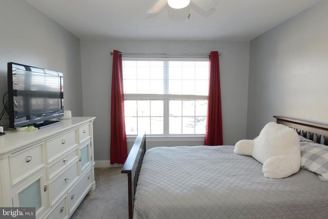 326 W HAMLIN AVE, Telford, PA 18969