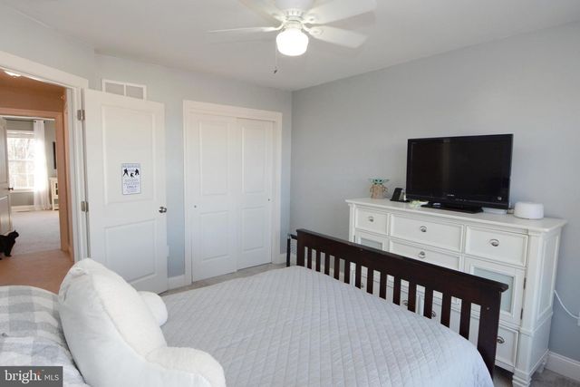 326 W HAMLIN AVE, Telford, PA 18969