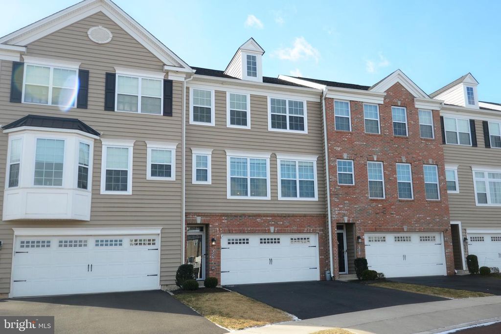 326 W HAMLIN AVE, Telford, PA 18969