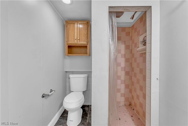 13702 Wainstead Avenue, Cleveland, OH 44111