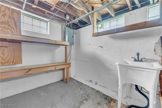 13702 Wainstead Avenue, Cleveland, OH 44111