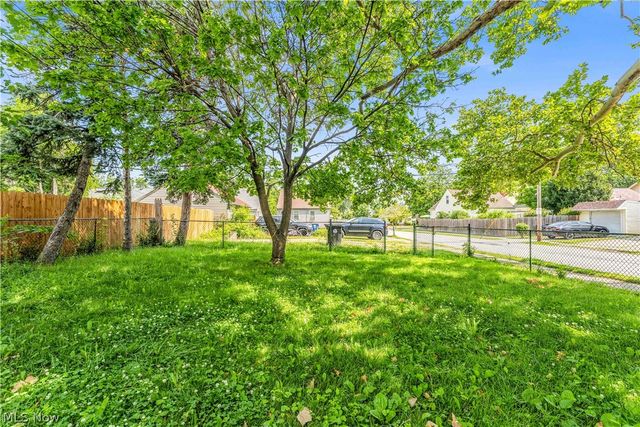 13702 Wainstead Avenue, Cleveland, OH 44111