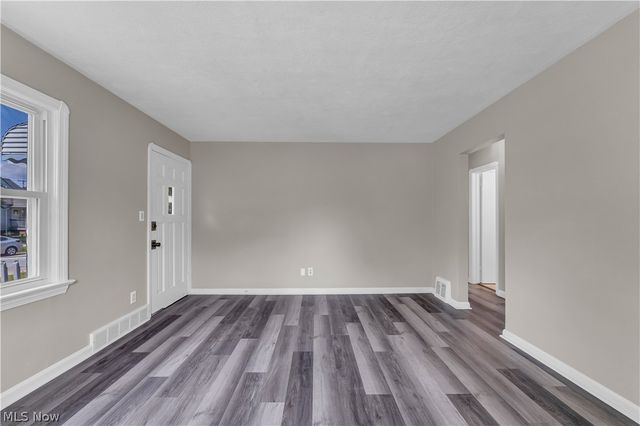 13702 Wainstead Avenue, Cleveland, OH 44111
