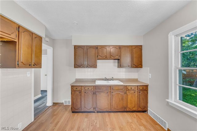 13702 Wainstead Avenue, Cleveland, OH 44111