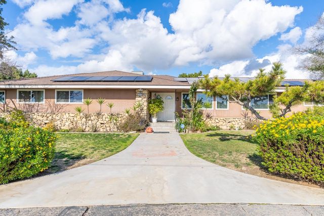 12812 E Stroud Avenue, Kingsburg, CA 93631