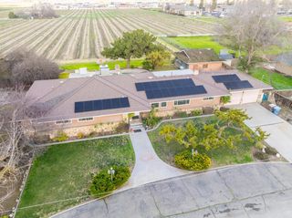 12812 E Stroud Avenue, Kingsburg, CA 93631