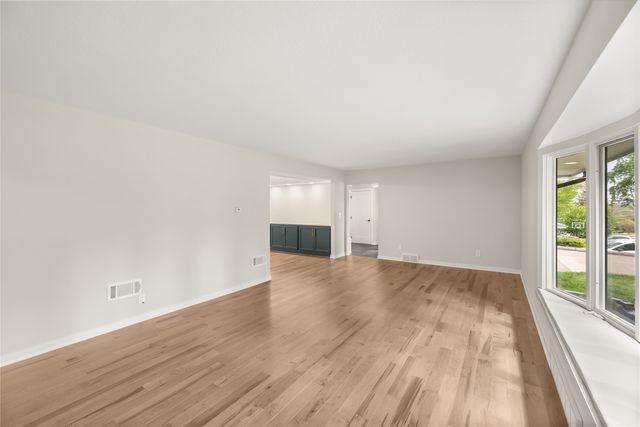1214 19th Street, West Des Moines, IA 50265