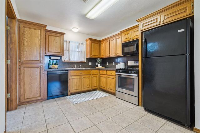 753 SW 4th Place, Moore, OK 73160