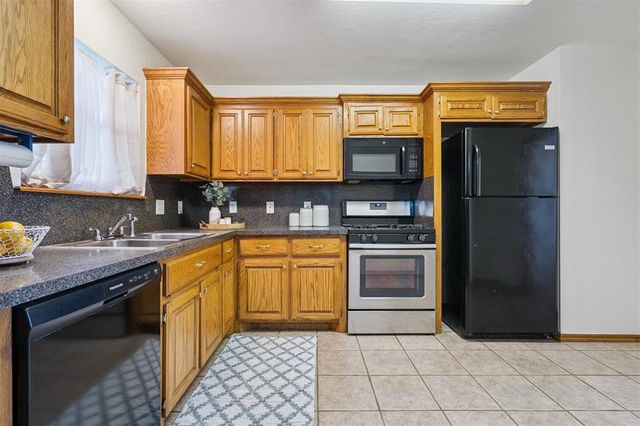 753 SW 4th Place, Moore, OK 73160