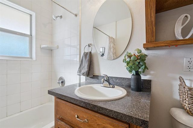 753 SW 4th Place, Moore, OK 73160