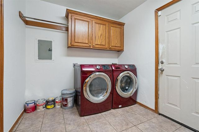 753 SW 4th Place, Moore, OK 73160