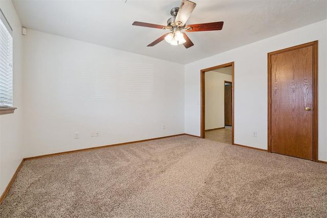 753 SW 4th Place, Moore, OK 73160