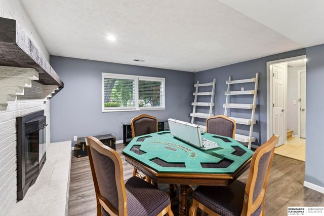 1612 Peterson Drive, Omaha, NE 68130