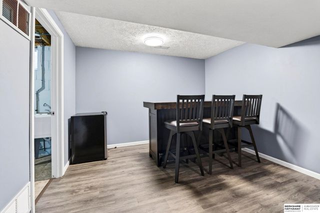 1612 Peterson Drive, Omaha, NE 68130