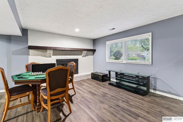 1612 Peterson Drive, Omaha, NE 68130