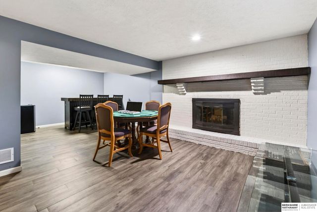 1612 Peterson Drive, Omaha, NE 68130