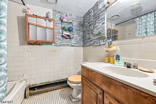 287 Clerk St, Jersey City, NJ 07304