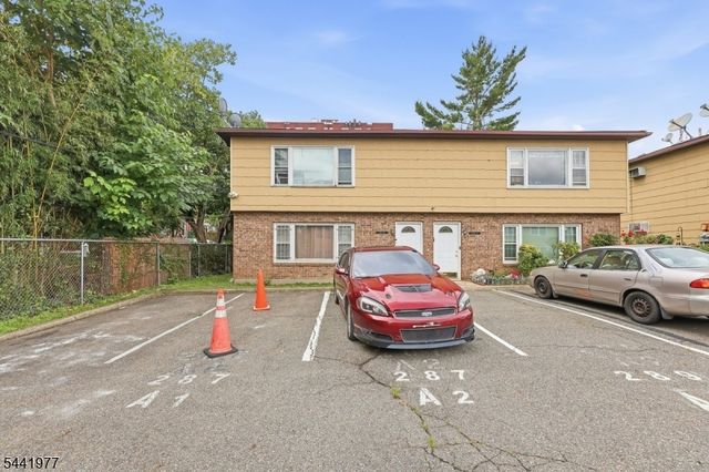 287 Clerk St, Jersey City, NJ 07304
