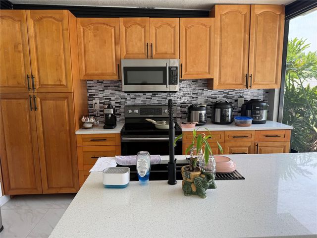 4313 HOLLOW HILL DRIVE, Tampa, FL 33624