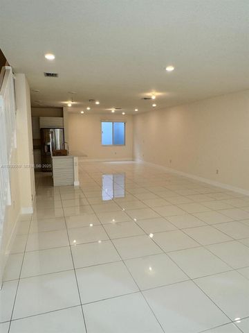 10445 NW 66th St 10445, Doral, FL 33178