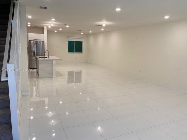 10445 NW 66th St 10445, Doral, FL 33178