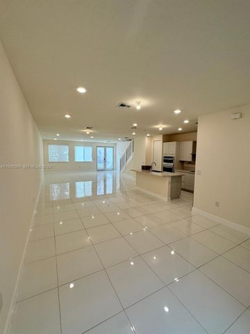 10445 NW 66th St 10445, Doral, FL 33178