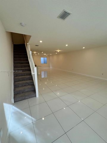 10445 NW 66th St 10445, Doral, FL 33178