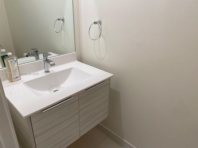 10445 NW 66th St 10445, Doral, FL 33178