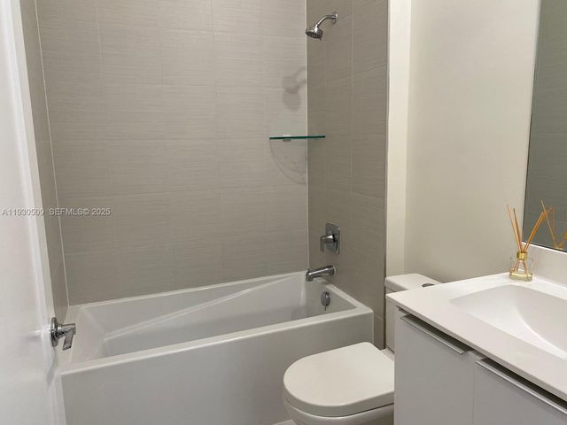 10445 NW 66th St 10445, Doral, FL 33178