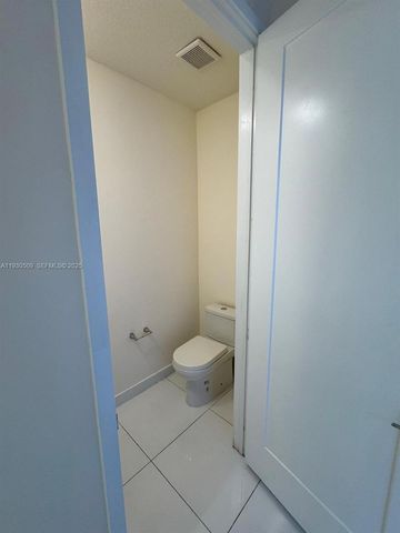 10445 NW 66th St 10445, Doral, FL 33178