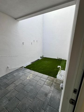 10445 NW 66th St 10445, Doral, FL 33178