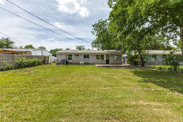 4518 Motley Drive, Mesquite, TX 75150