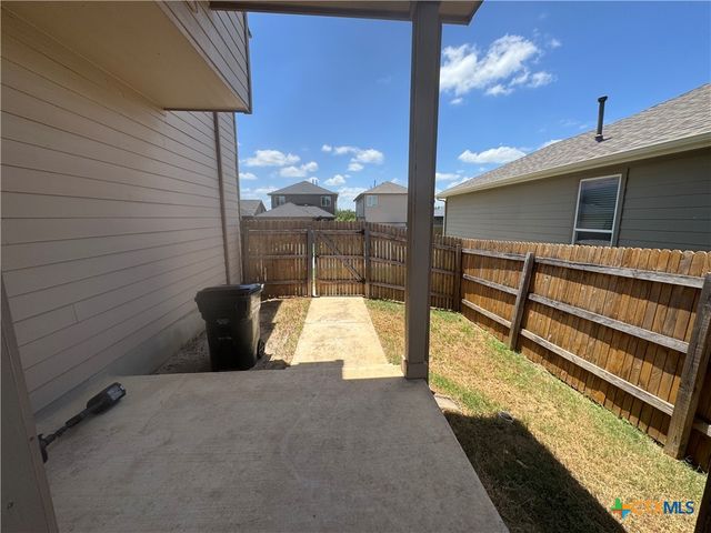 133 Flatland Trail, San Marcos, TX 78666