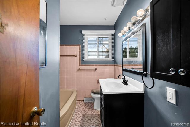 3450 Pershing Street, Wayne, MI 48184