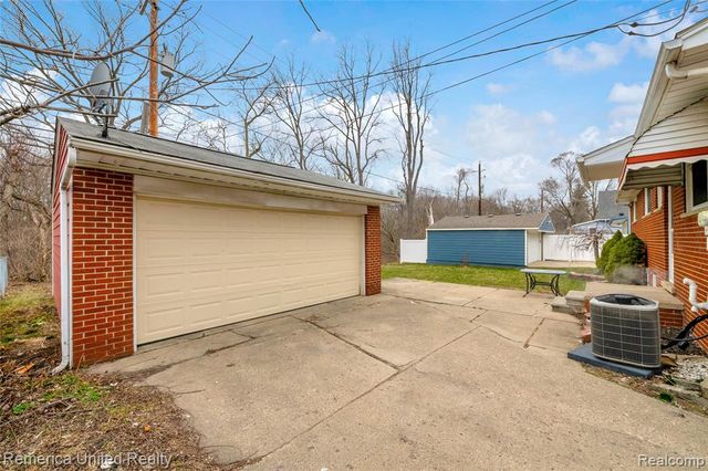 3450 Pershing Street, Wayne, MI 48184