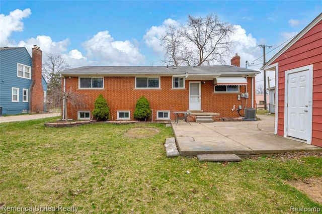 3450 Pershing Street, Wayne, MI 48184