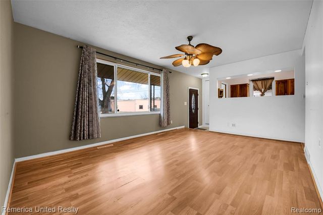 3450 Pershing Street, Wayne, MI 48184