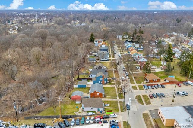 3450 Pershing Street, Wayne, MI 48184