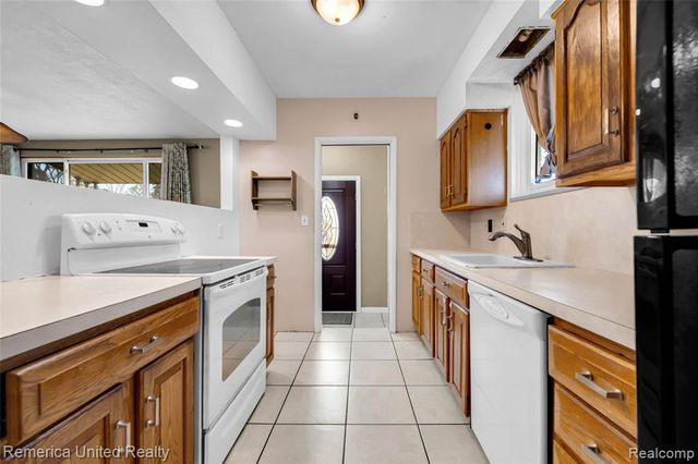 3450 Pershing Street, Wayne, MI 48184