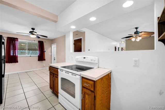 3450 Pershing Street, Wayne, MI 48184